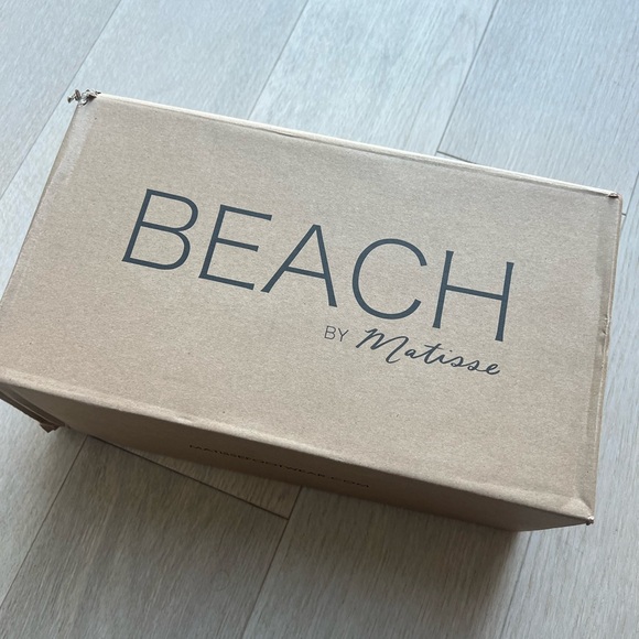 Beach By Matisse Natural Tan Sandals - Picture 5 of 6